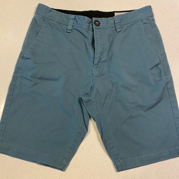 Volcom Frickin’ Modern Chino Shorts. Dusty blue. 32x19 - Picture 1 of 3